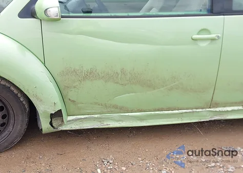 2004 Volkswagen New Beetle Gl from USA, damaged, VIN 3VWBK31CX4M410706